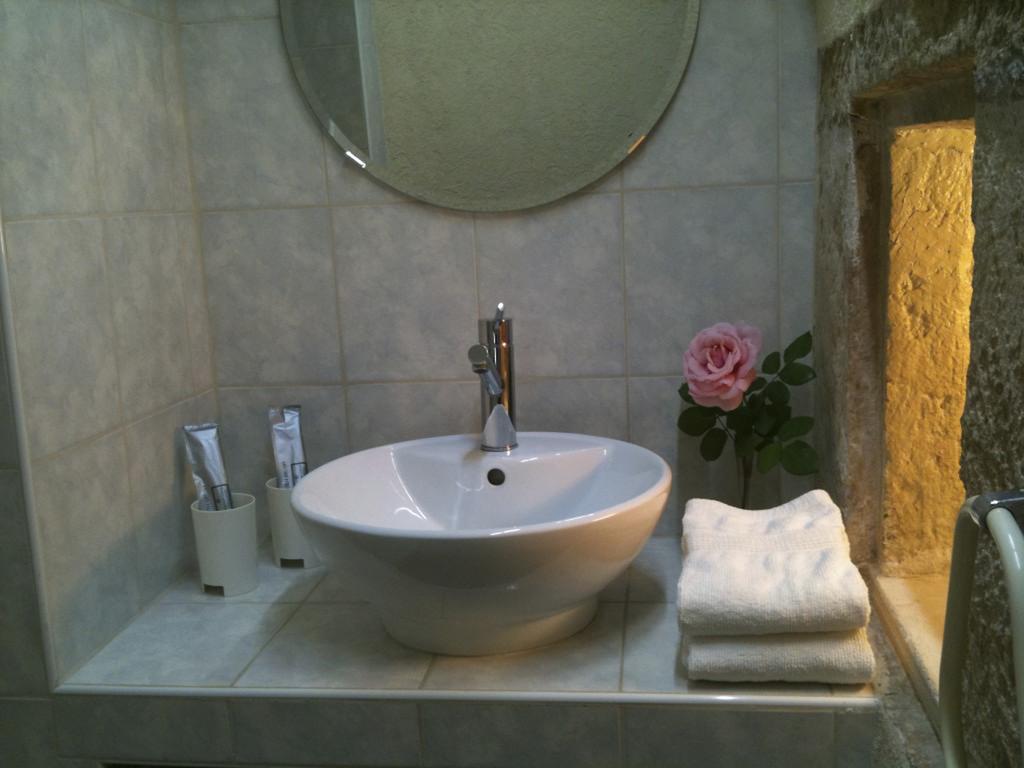 Les Epis D'Or Bed & Breakfast L'Isle-sur-Serein Room photo
